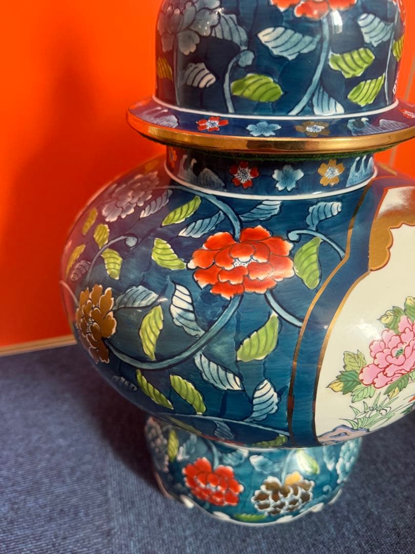 1955 366 有田焼　金龍窯　博山作　沈香壷　飾壷