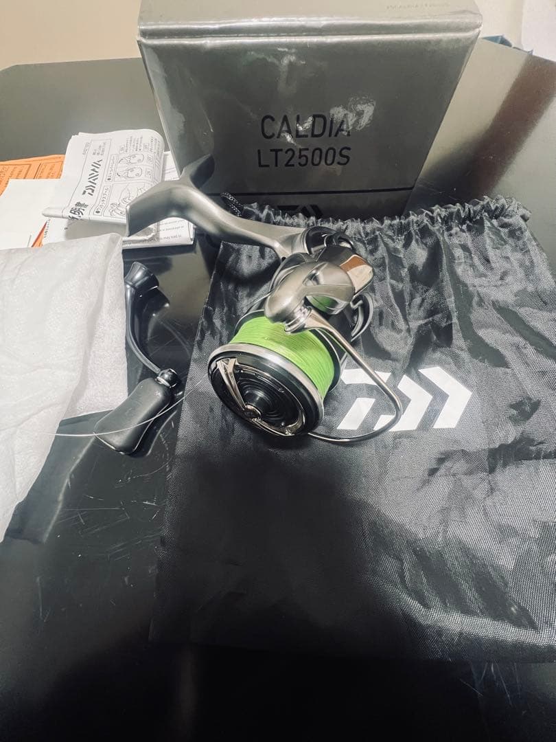 ダイワ 25カルディア LT2500S スピニングリール 付属品完備