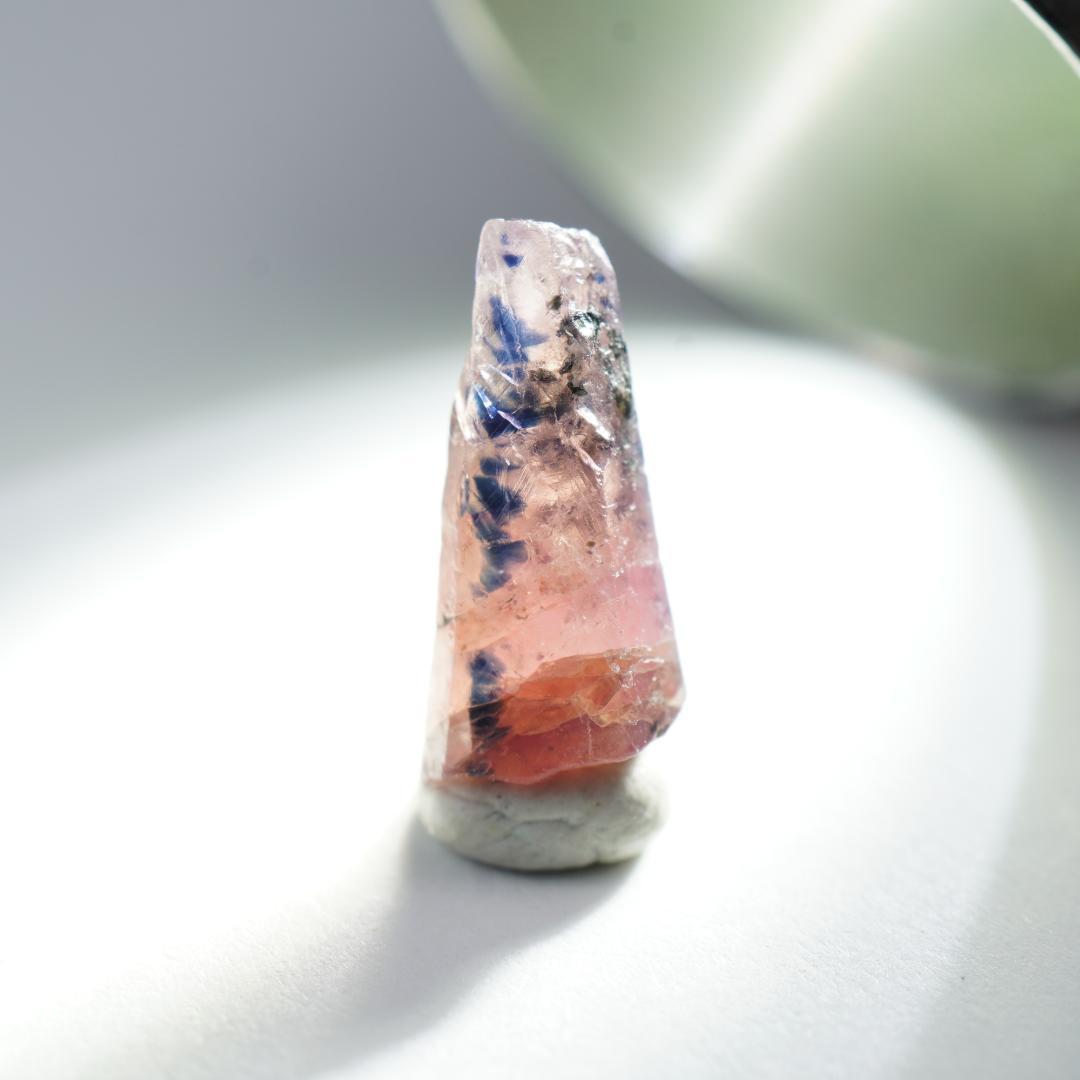 ウインザサファイア結晶　鉱物標本　原石　タンザニア産