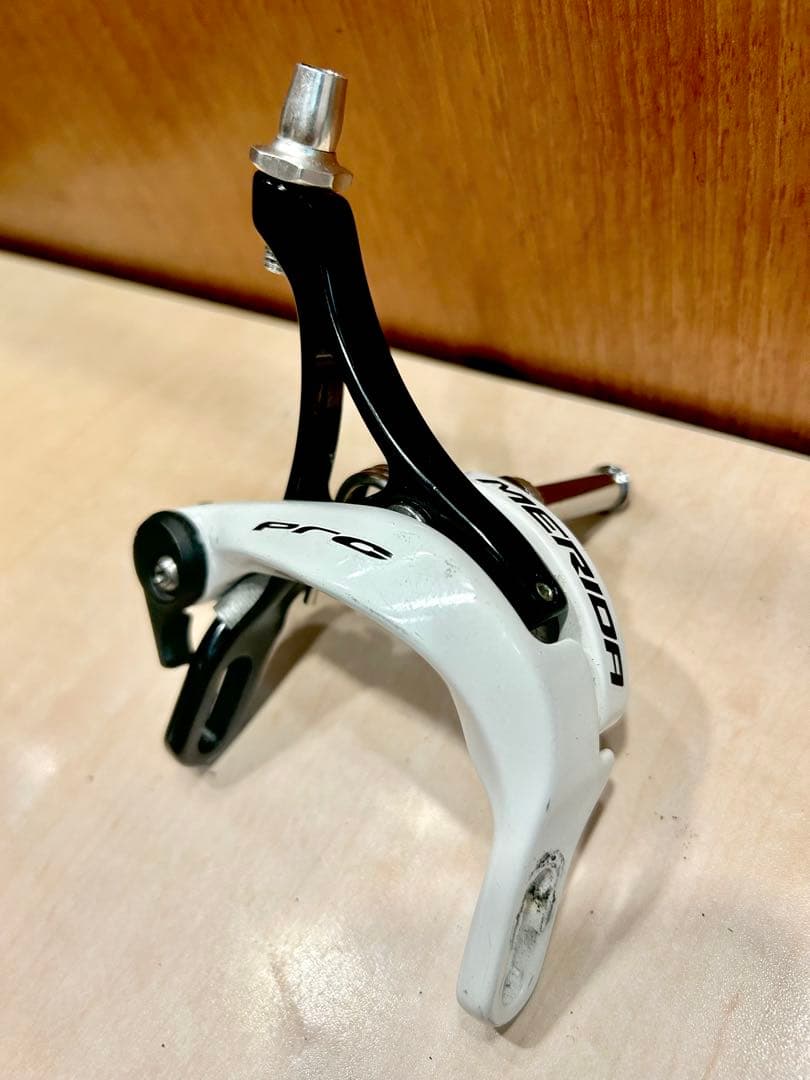 【貴重な白×黒キャリパーブレーキ】MERIDA品ドレスアップ用★カッコいいです！