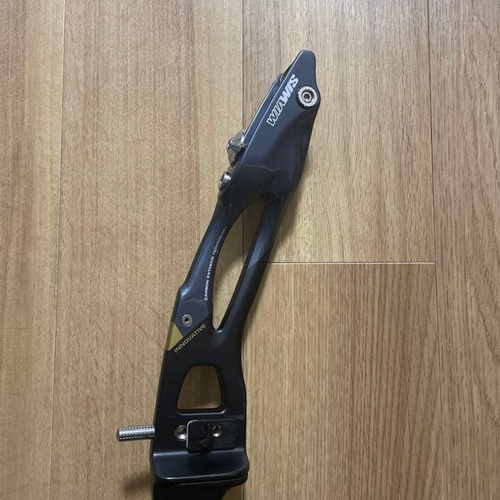 WIN&WIN INNO CXT H25  右射ち用　アーチェリー　ハンドル