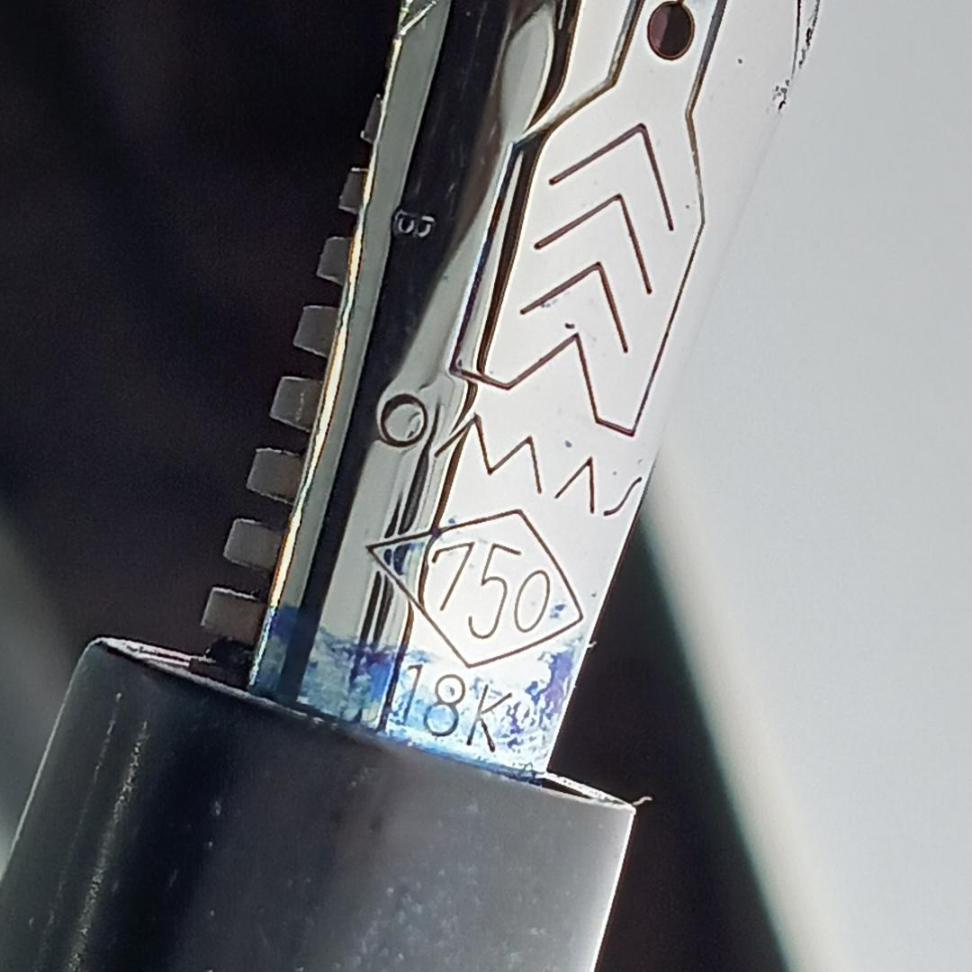OMAS オマス 万年筆 18Ｋ イタリア Ｓ2001 ブラック×シルバー