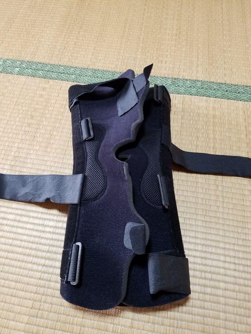 サポーター膝　固定用