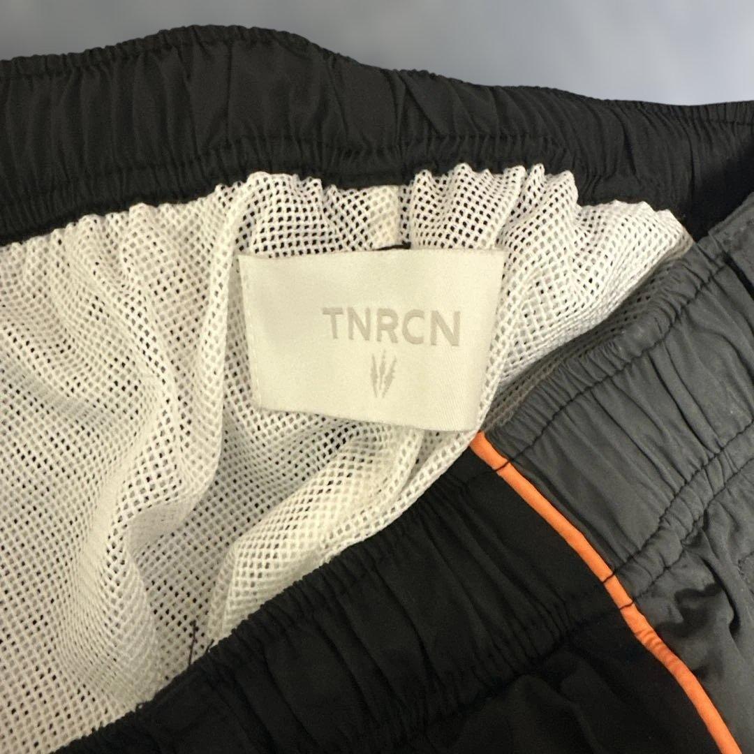TNRCN ナイロン上下セットL　セットアップ