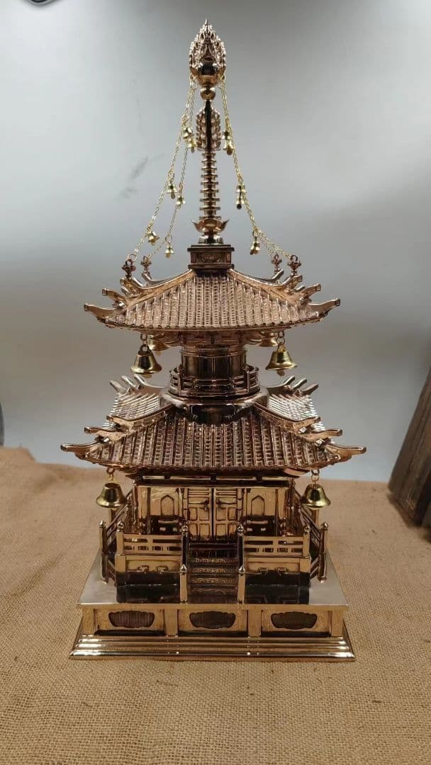 【修縁堂】多宝塔の内部のスペースは大きいです 摩尼宝経書と七宝などがいられます