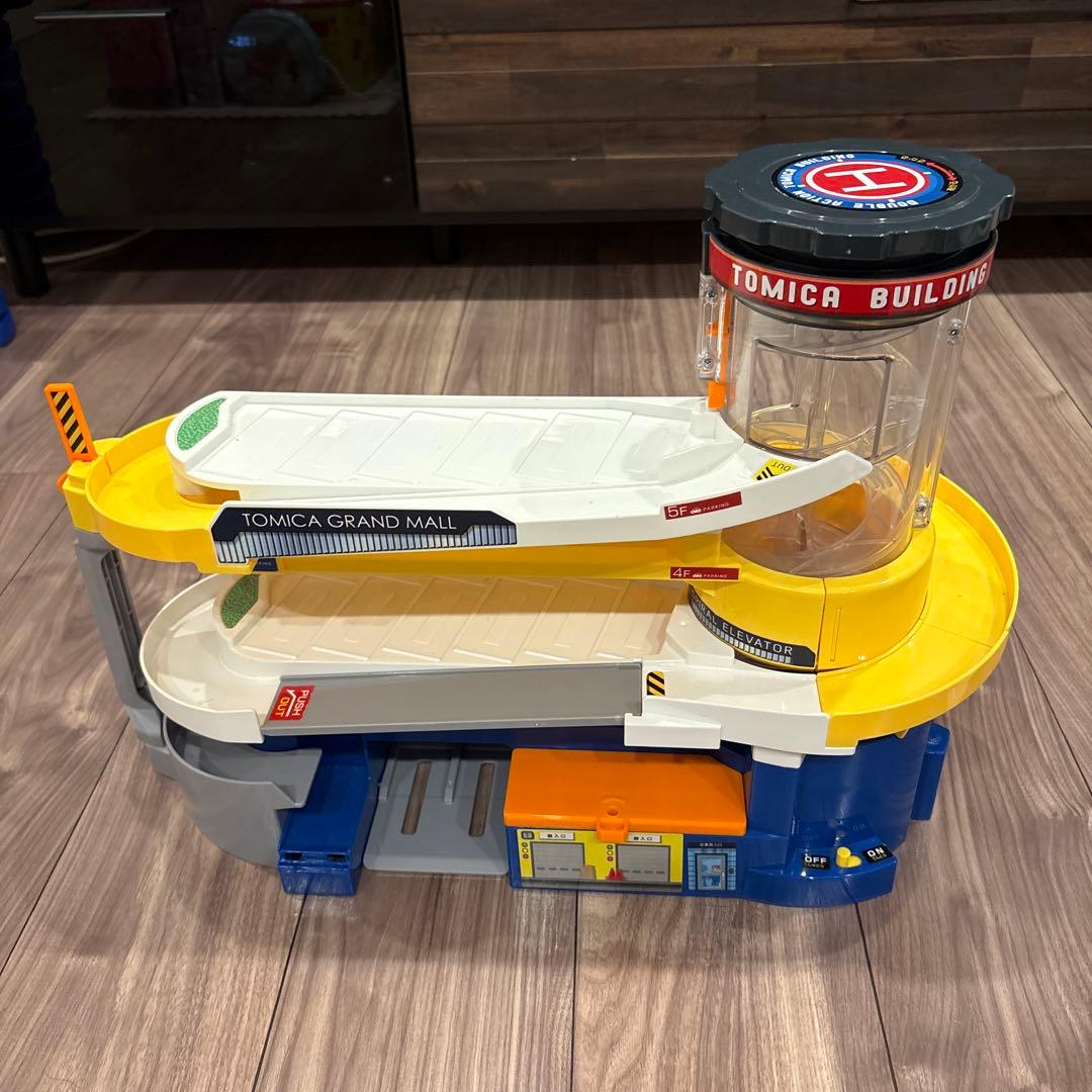 トミカ ダブルアクショントミカビル トンネルくぐって！やまのぼりドライブ セット