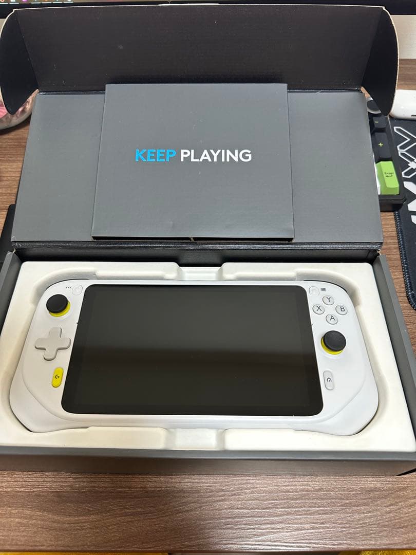 Logitech G Cloud Gaming Handheld 7インチ