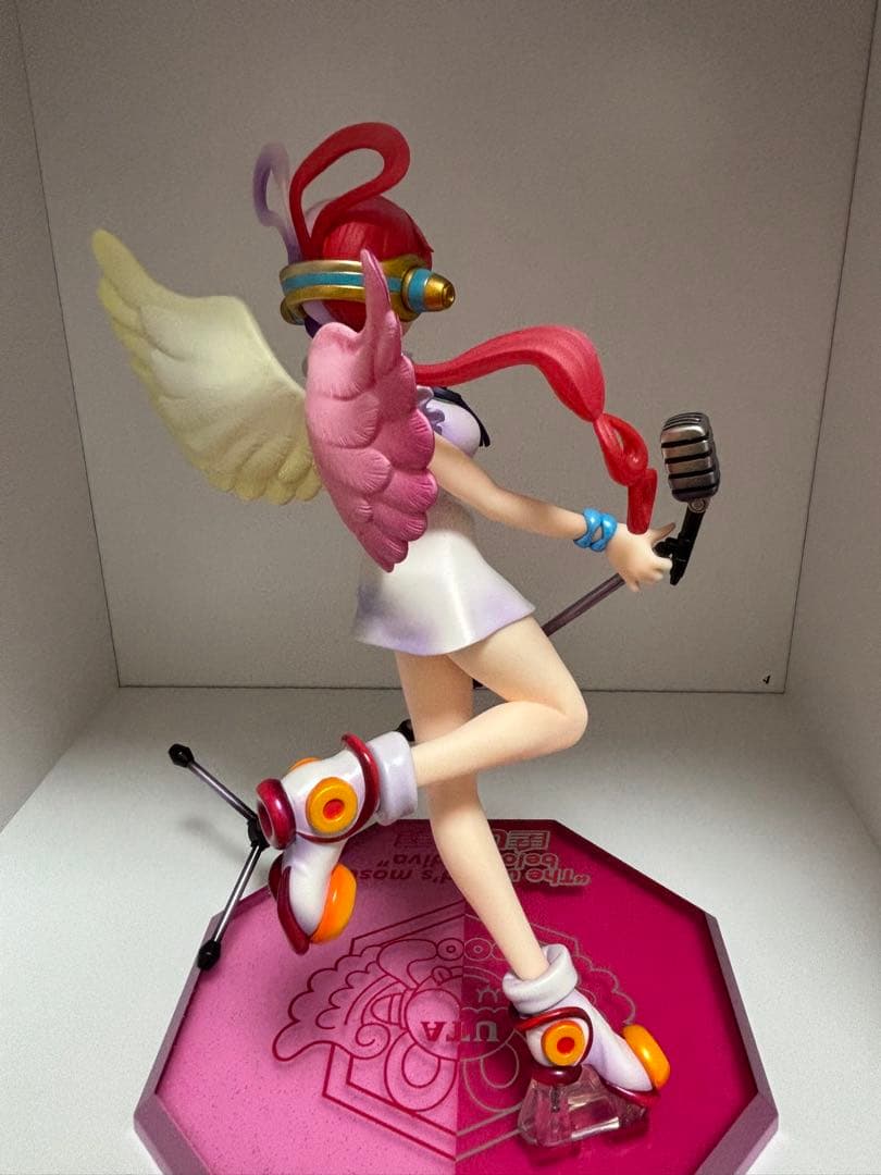 ONE PIECE ウタ　フィギュア　POP　世界の歌姫