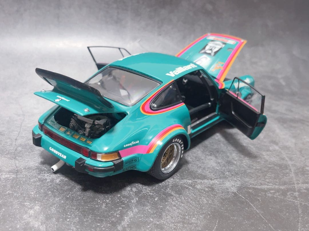 1/18 エグゾト クレマー ポルシェ 934 RSR 優勝 1976