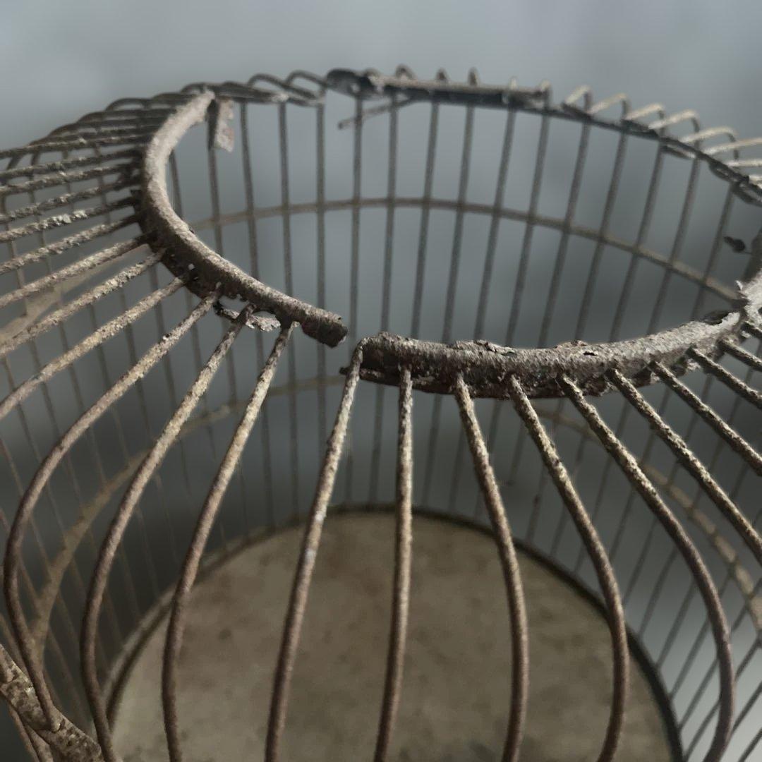 ヴィンテージ　ジャンクガーデンなど！古い金属製の鳥かご ドライフラワー飾りに！