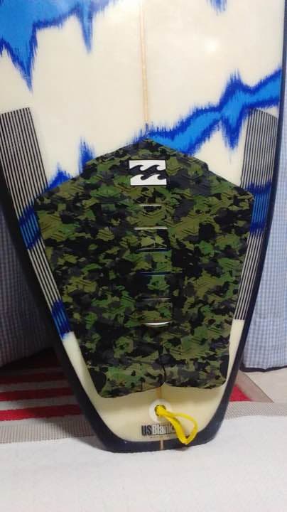 サーフボード ショートボード 流行りの形で、初心者OK