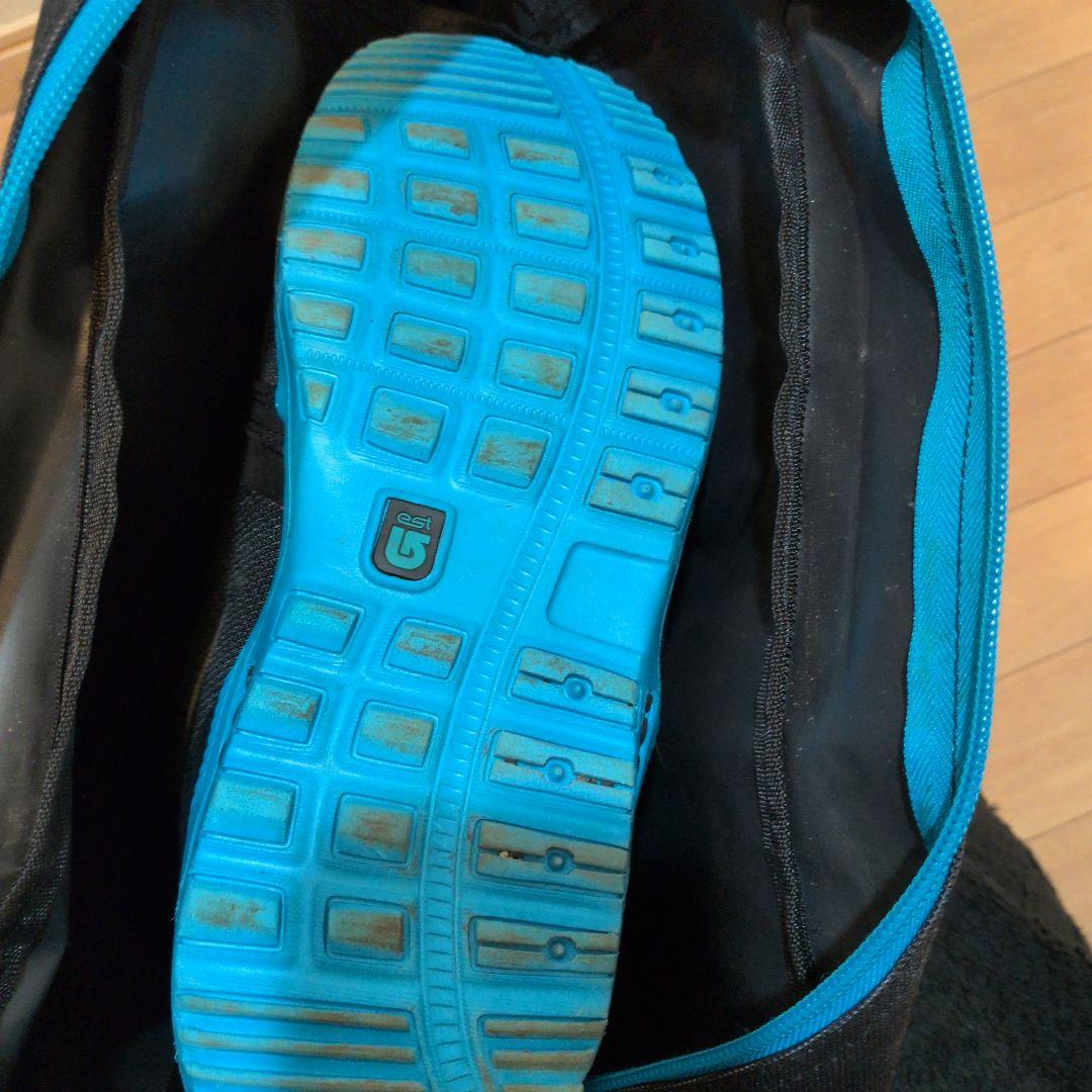 スノーボードブーツ(男性用) 黒と青