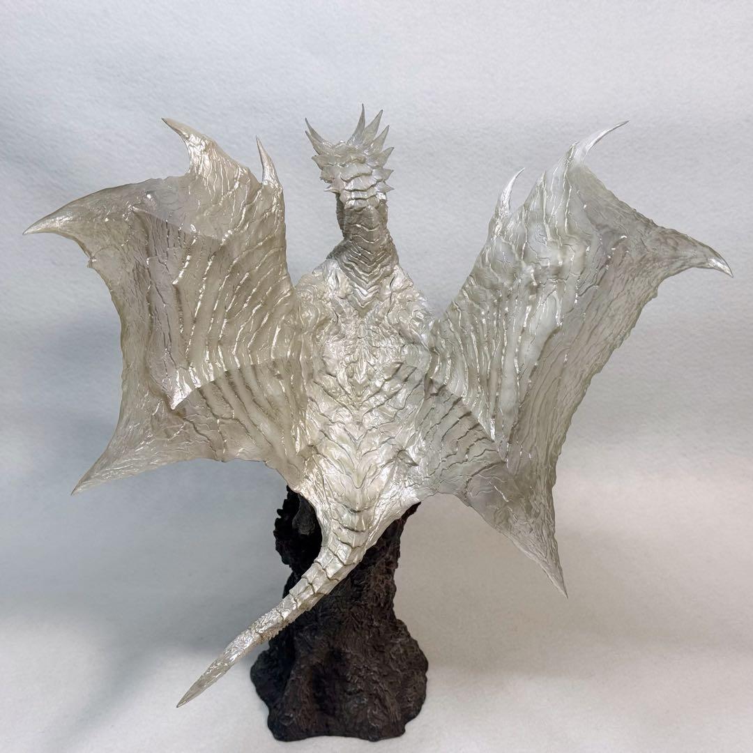 モンスターハンター　カプコン クリエイターズモデル 鋼龍 クシャルダオラ（脱皮）