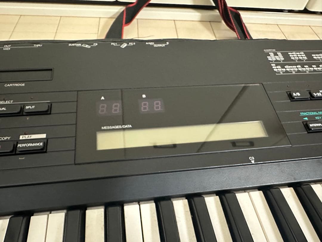 YAMAHA DX7II-D シンセサイザー