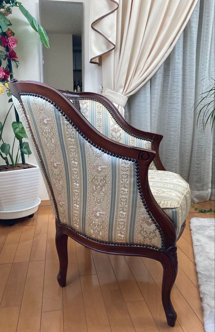 ラウンジチェアー　猫脚