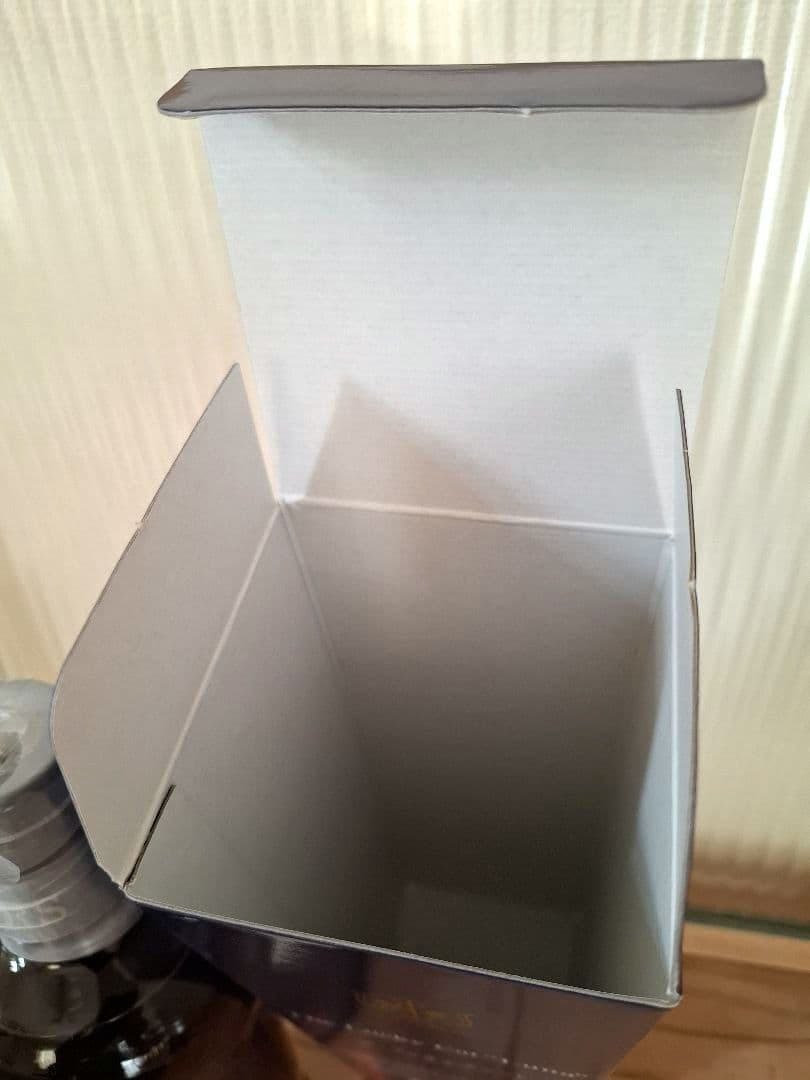 The Lucky Cat \"Luna \"ラッキーキャット ルナ