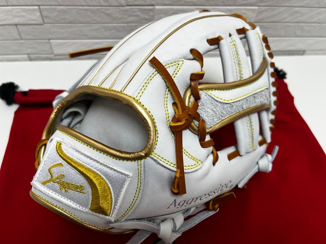 新品未使用Slugger 軟式グローブ ホワイト/ゴールド スラッガーオーダー