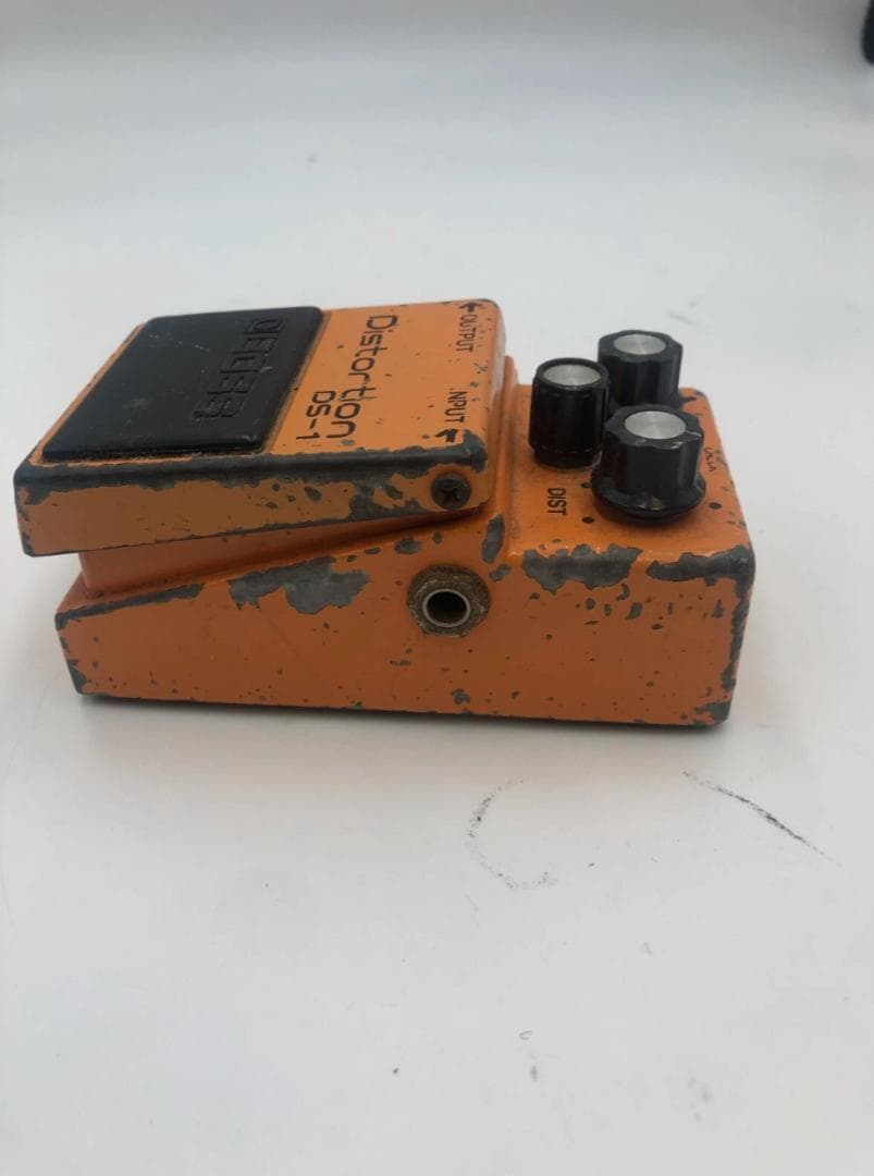 BOSS DS-1 ディストーションペダル 銀ネジ スタンプシリアル