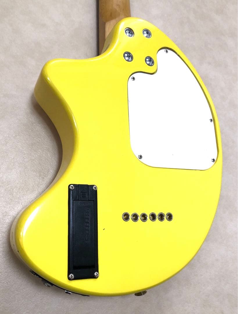 【超美品！！】ZO-3 イエロー アンプ内蔵ミニギター 専用ソフトケース付