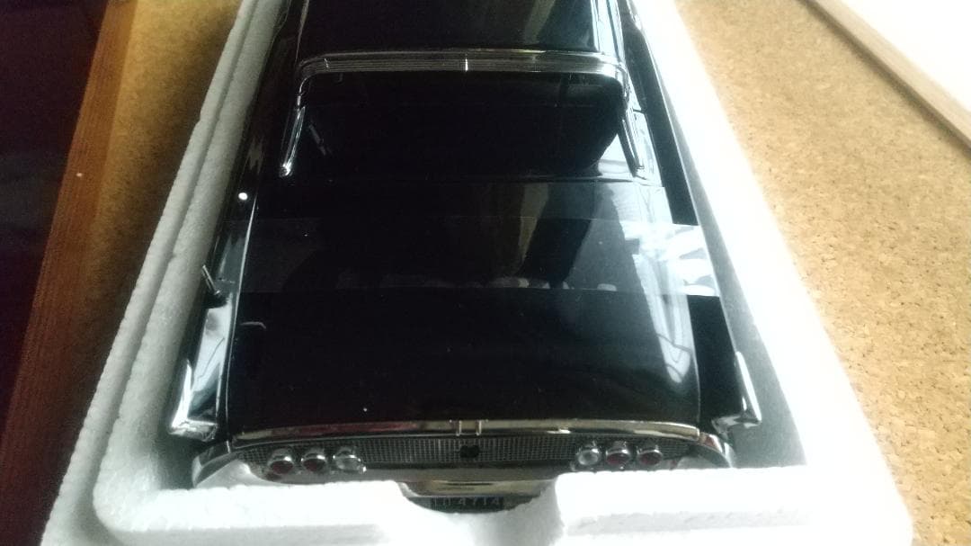 1/18 リンカーン コンチネンタル マーク III 1958