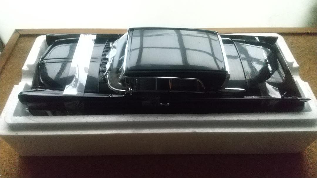 1/18 リンカーン コンチネンタル マーク III 1958