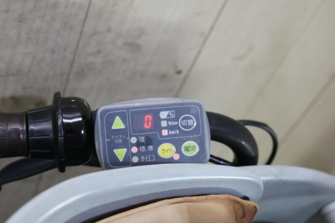 ブリヂストンBR0C49 ビッケPOLAR e 20型8.7AH 3段LED 赤