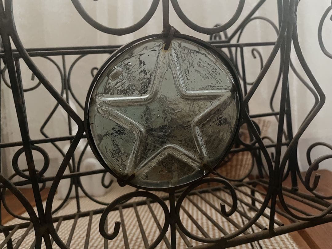 鉄製フランスの古い本立て フランスアンティーク フランスヴィンテージ