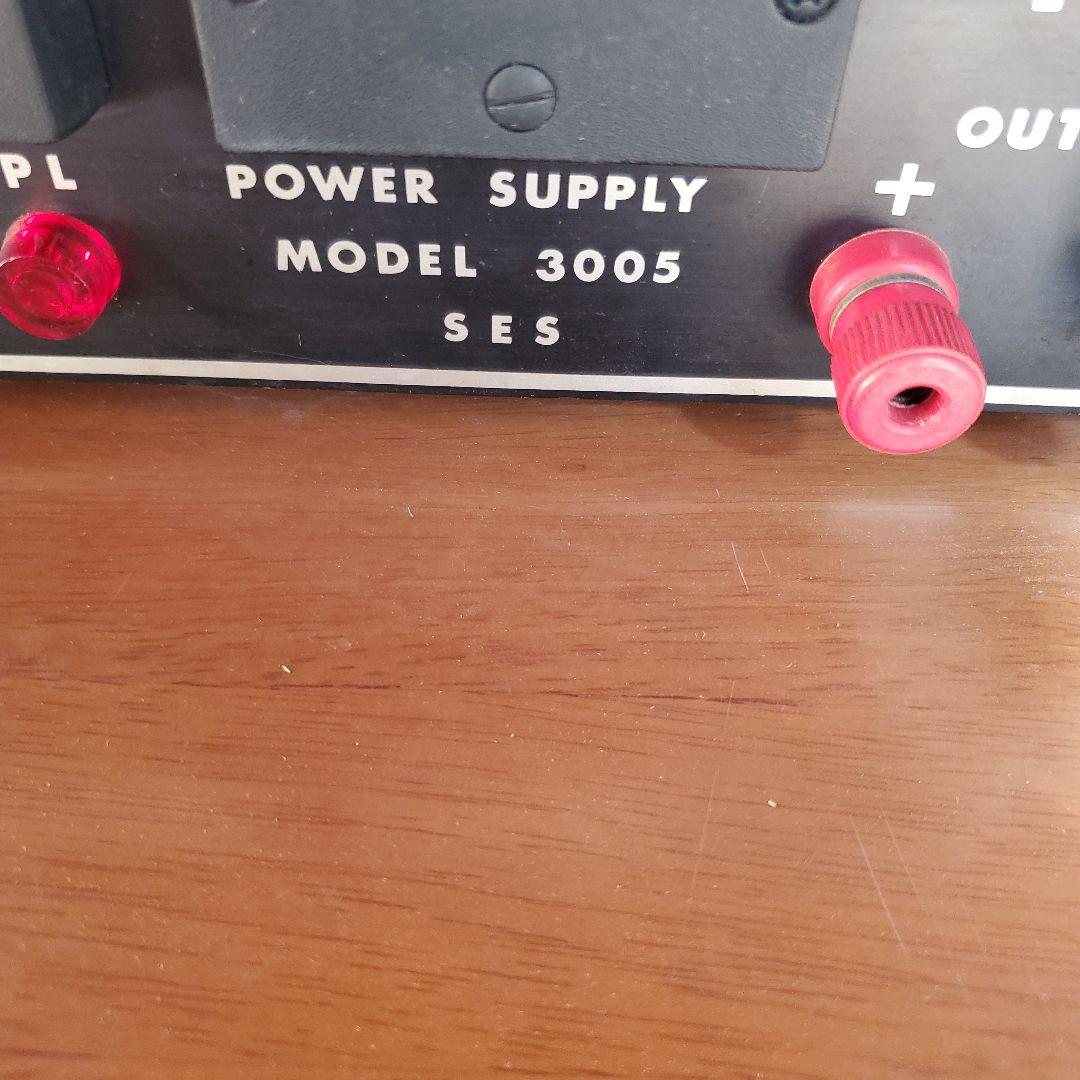 #直流安定電源　3005　DC０～30v　5A