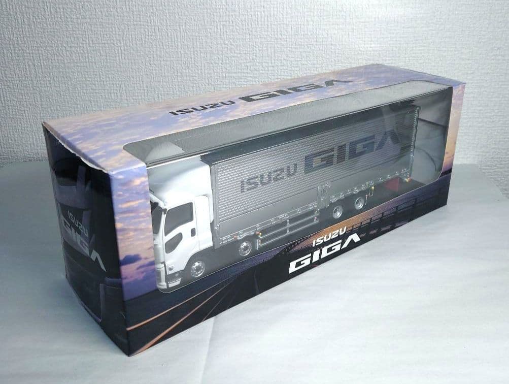 いすゞギガ 1/43スケール　ミニカー　訳あり加工品