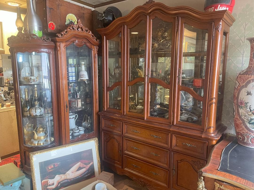 ビクトリアン風木製キャビネット