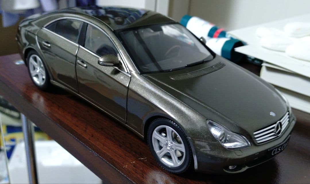 ミニカー 京商 KYOSHO 1/18 メルセデスベンツ CLS ダークグレー