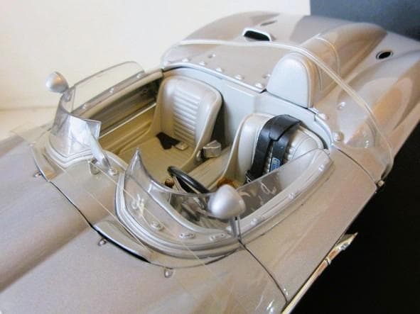 特価 AUTOart (1/18) コルベット Stingray Racer①