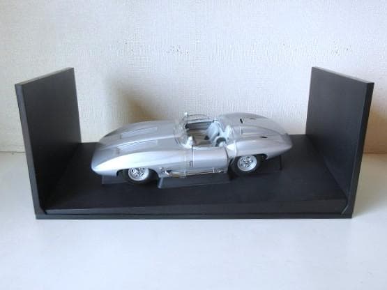 特価 AUTOart (1/18) コルベット Stingray Racer①