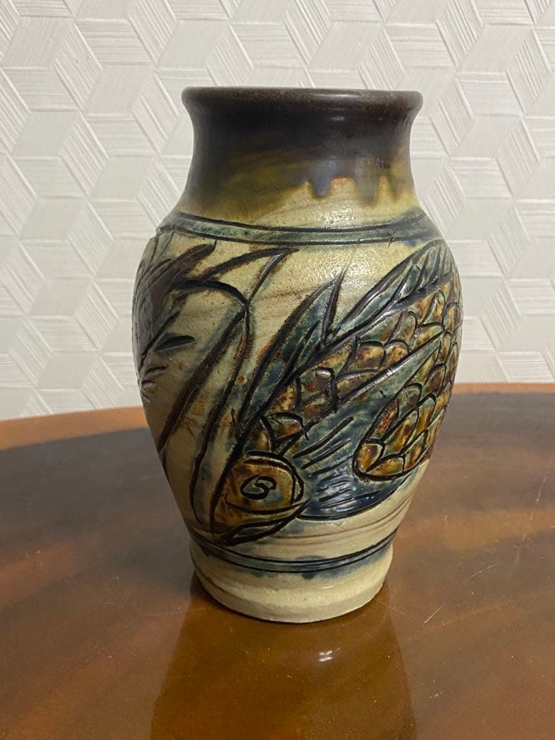 金城次郎 壺屋焼 海老魚唐草文花瓶　 壷　花生　沖縄　人間国宝