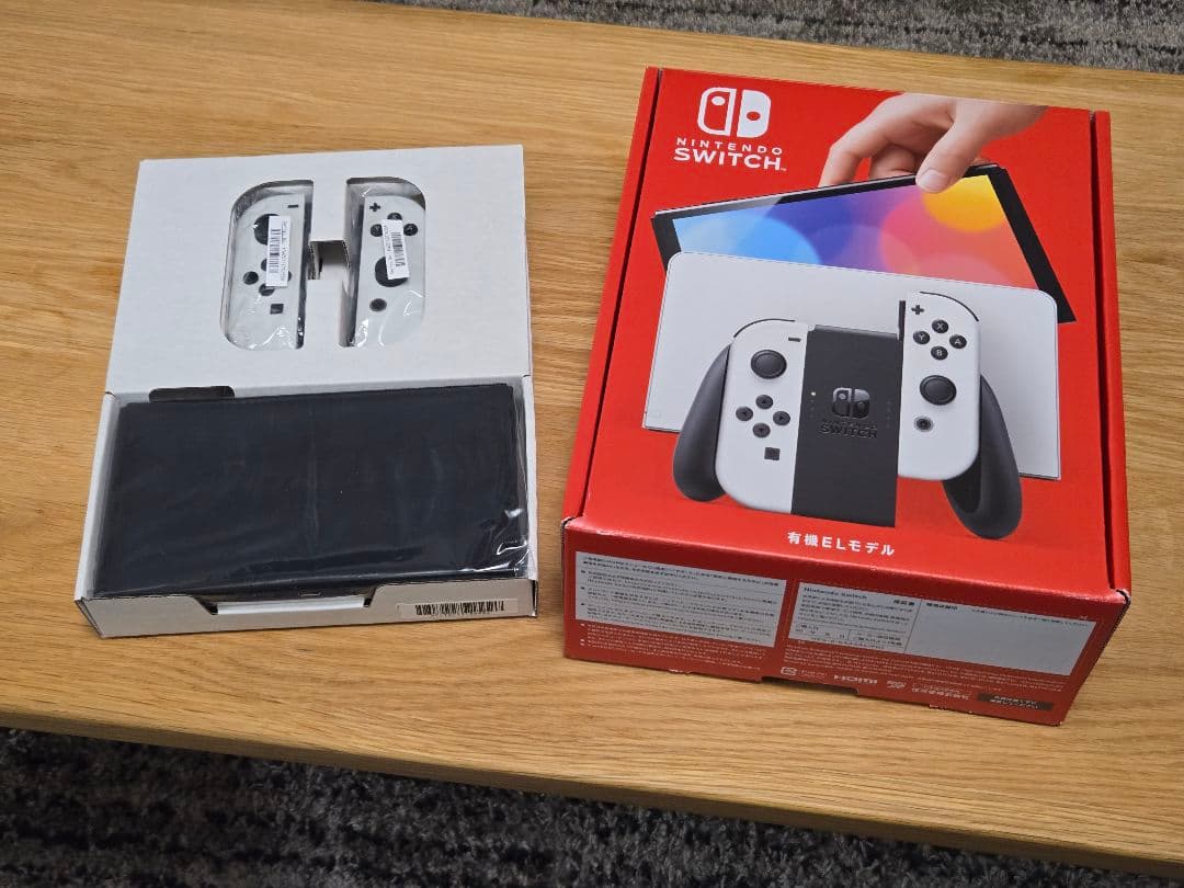 Nintendo Switch 有機ELモデル（ホワイト / microSD付）