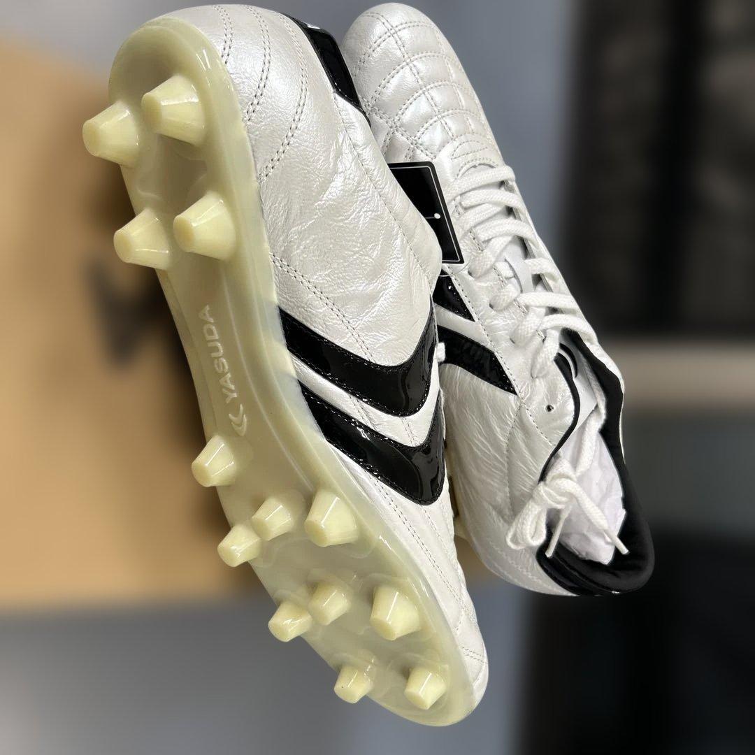 YASUDA サッカーシューズ ホワイト/ブラック