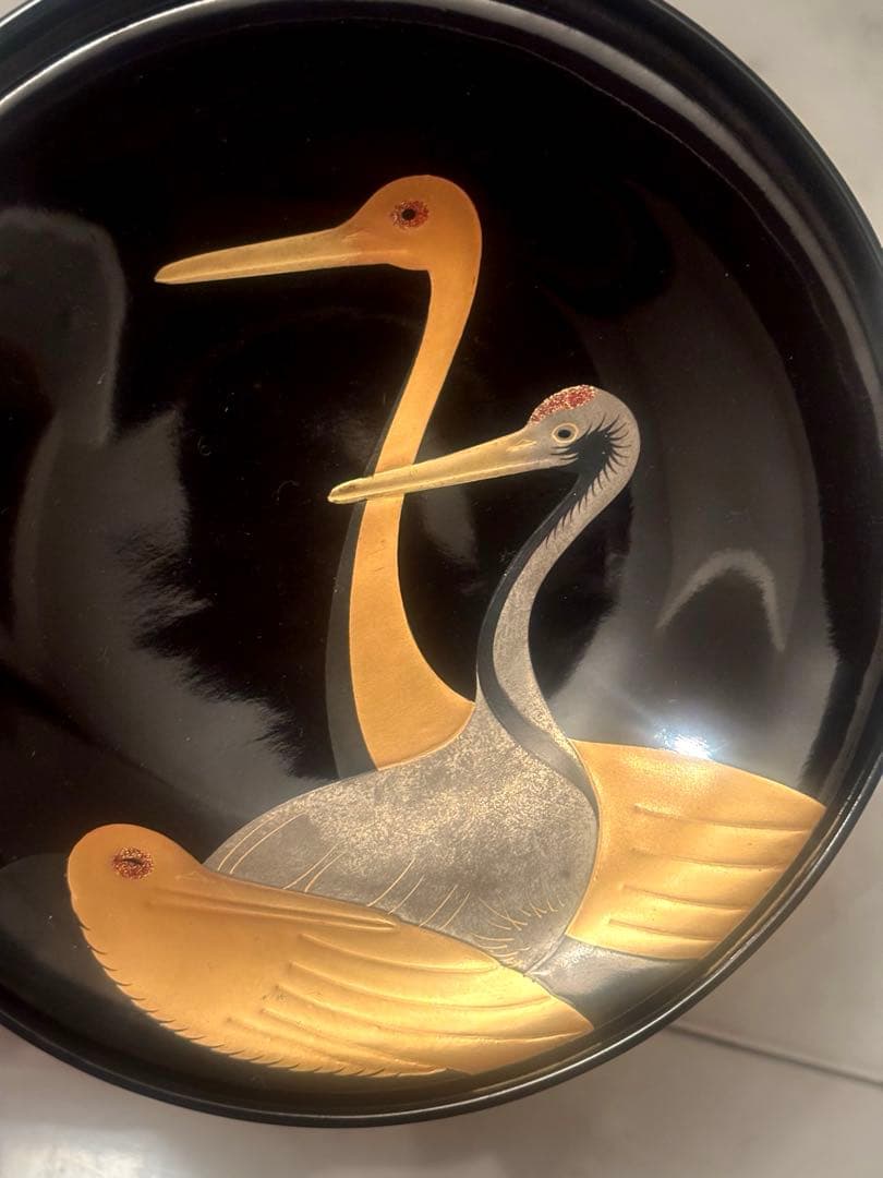 分厚い金彩で日本画のように美しい鶴の絢爛豪華な木製輪島漆塗りお椀2客