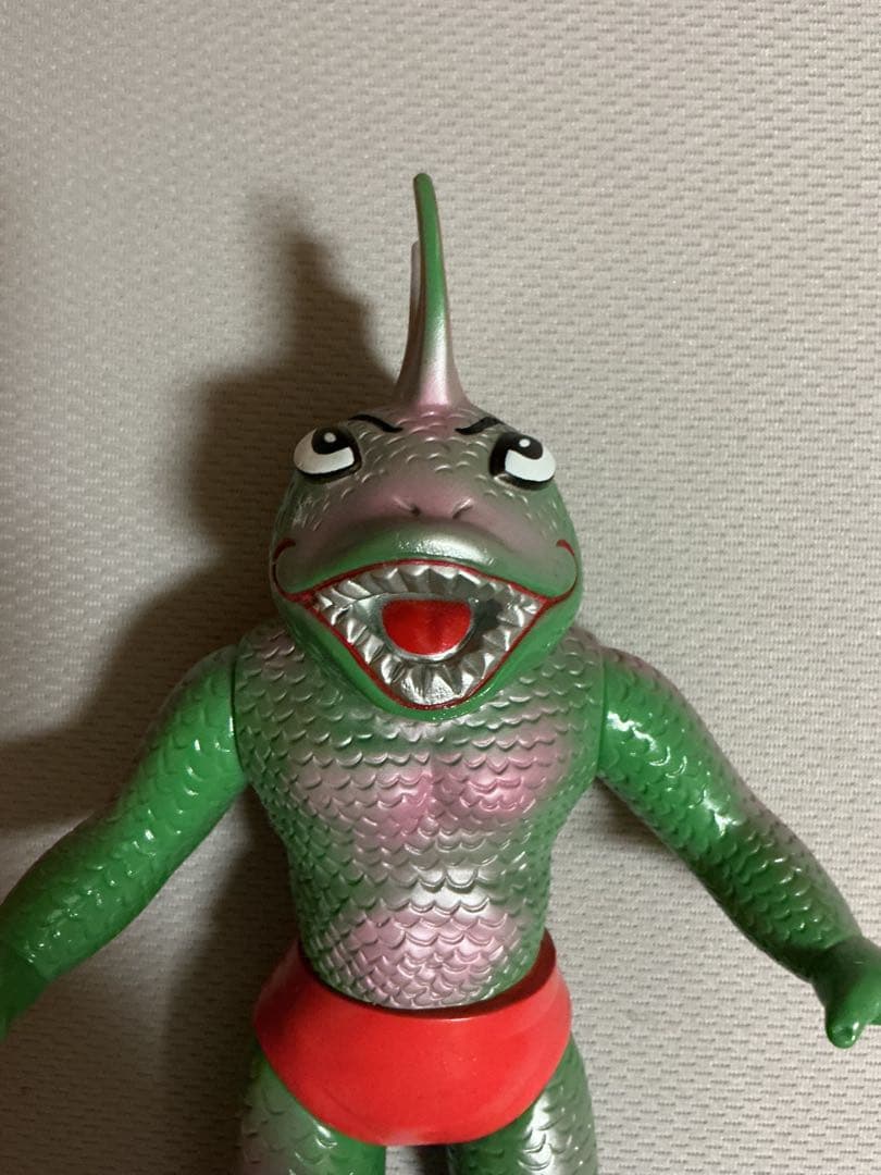 メディコムトイ　タイガーマスク　ピラニアン　ソフビ　タスキ付