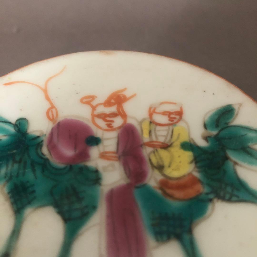 中国骨董　粉彩人物図柄　蓋物