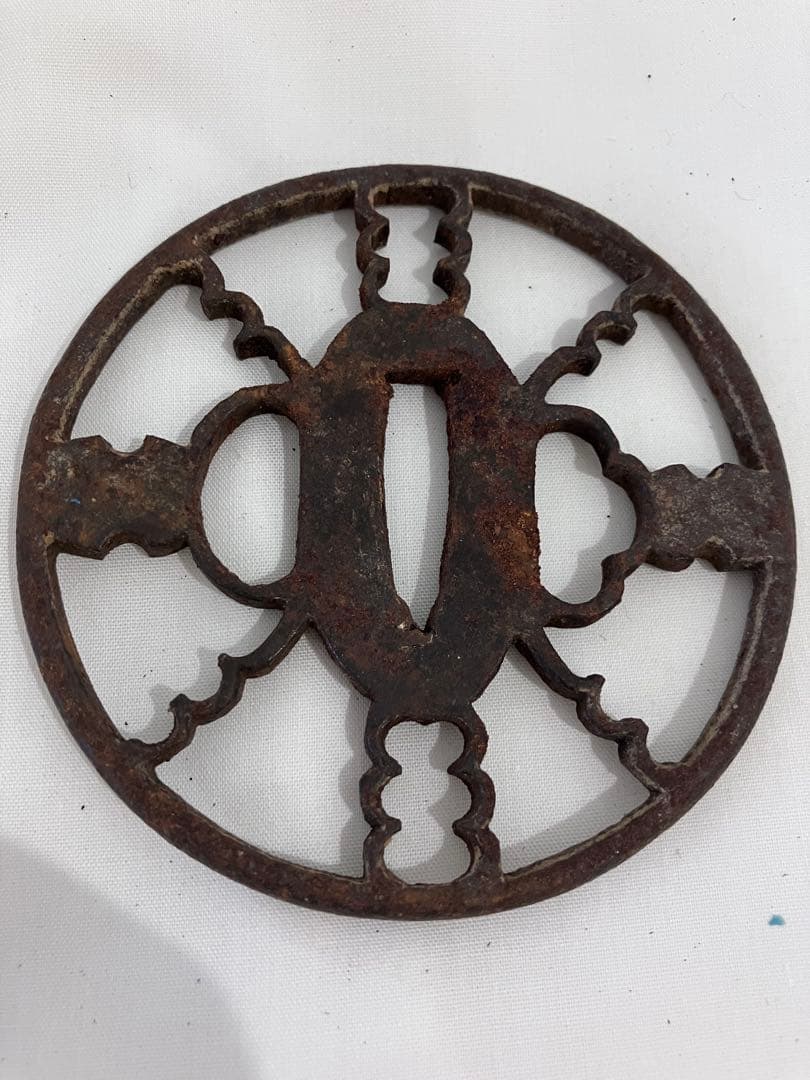 鉄製　装飾鍔　日本刀