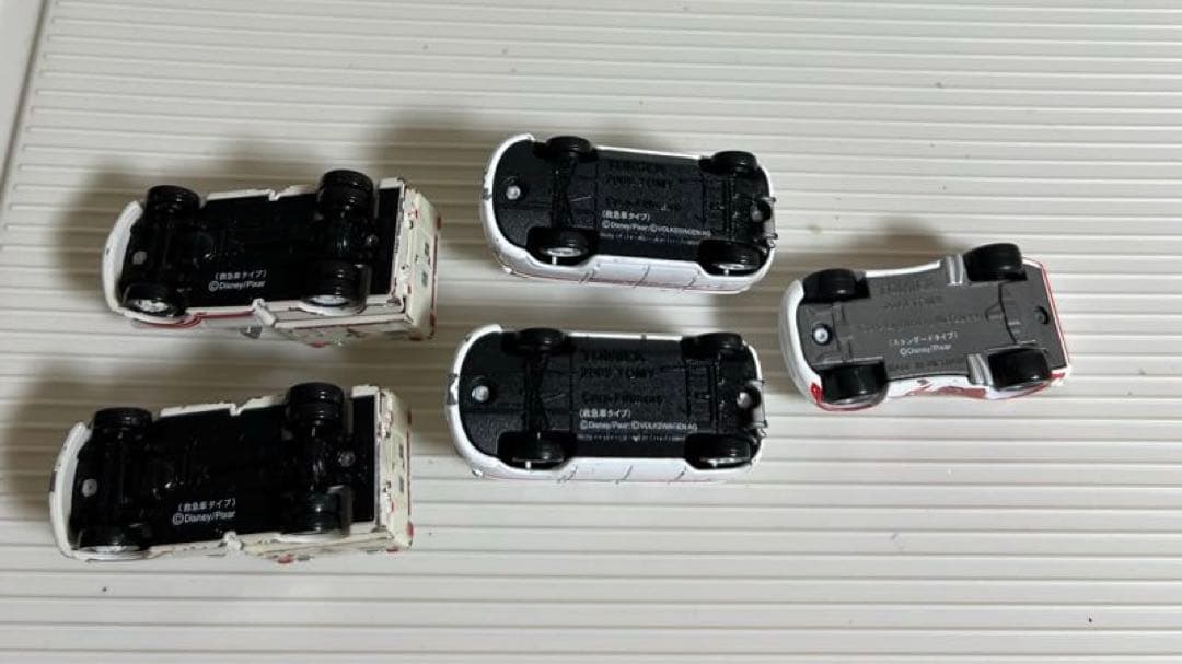 カーズ、ミニカー（トミカ）救急メーター、救急車フィルモア、シュウトドロキペイント