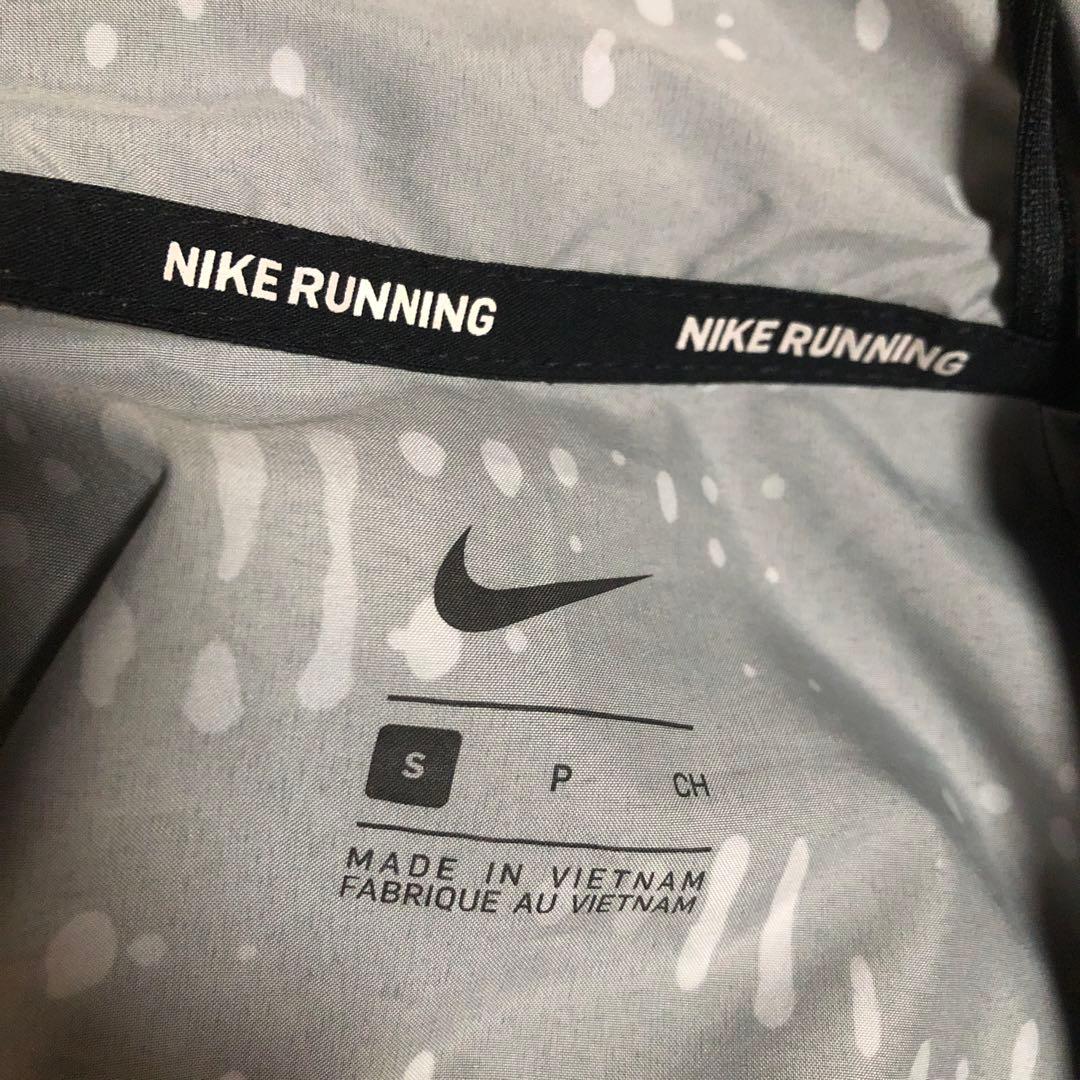 ナイキランニングジャケット総柄