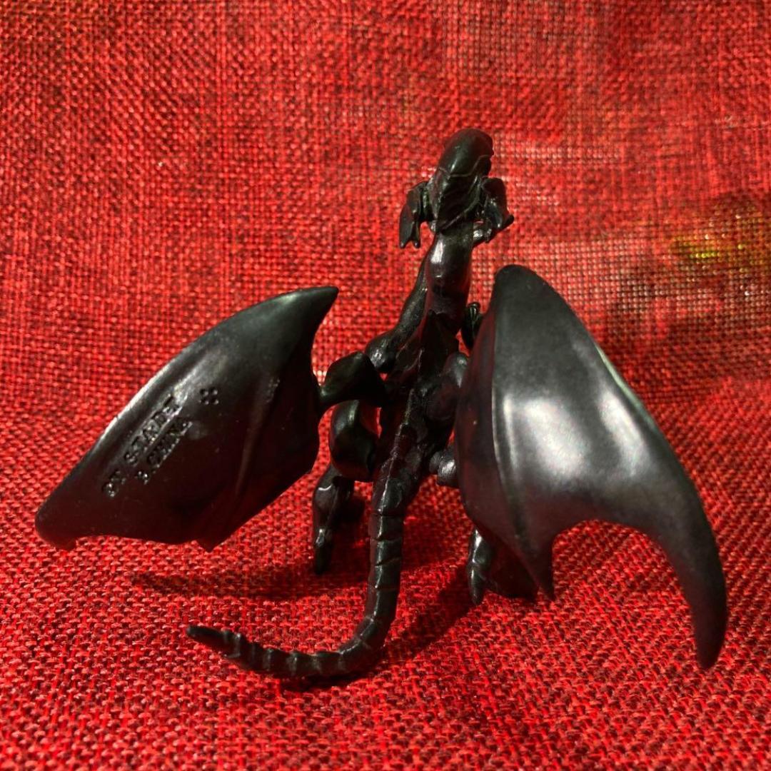 ブルーアイズホワイトドラゴン1000名限定フィギュア