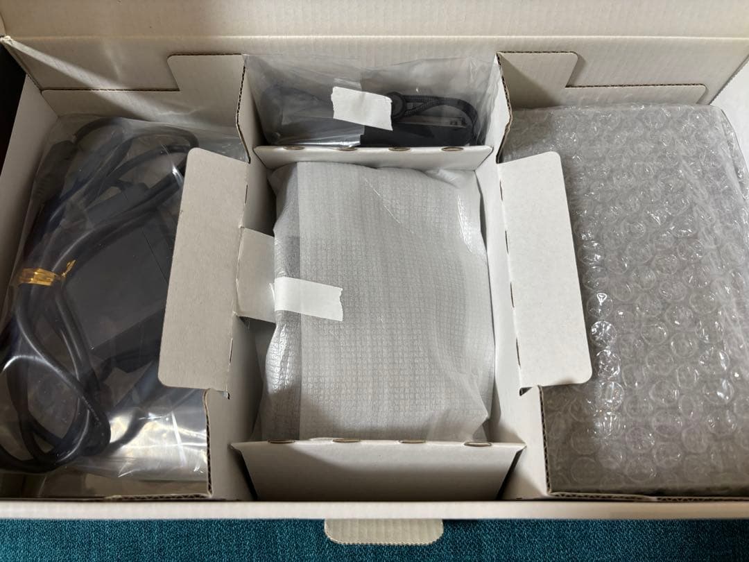 Nintendo Switch 本体、Joy-Con等＋microSD 64GB