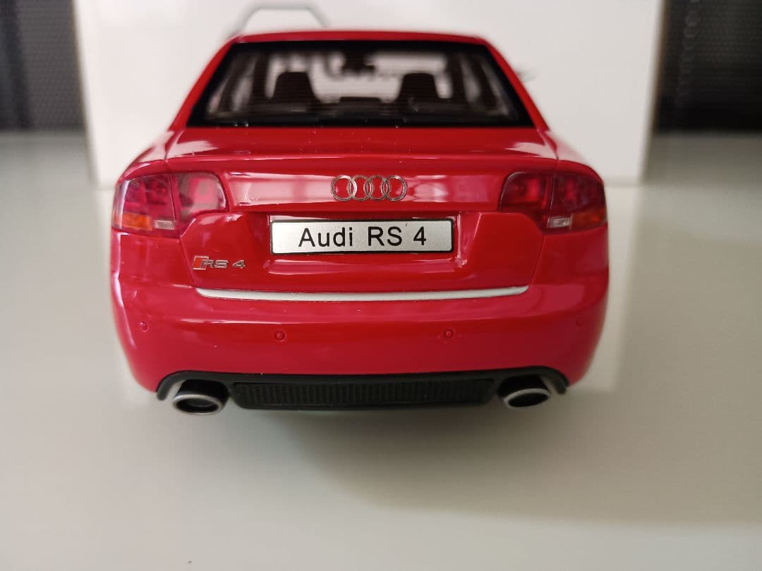 オットー otto 京商 アウディ RS4 4.2 FSI 1/18
