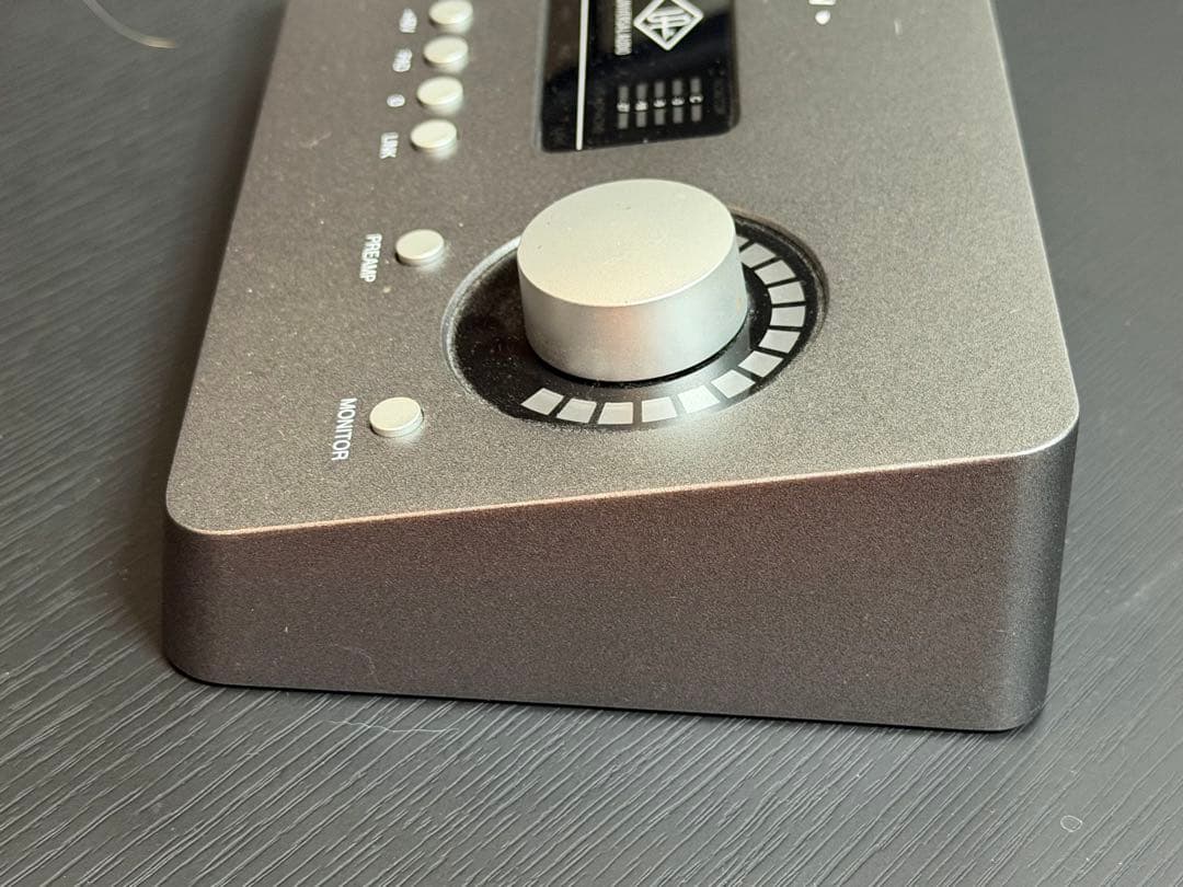 Universal Audio ARROW オーディオインターフェイス