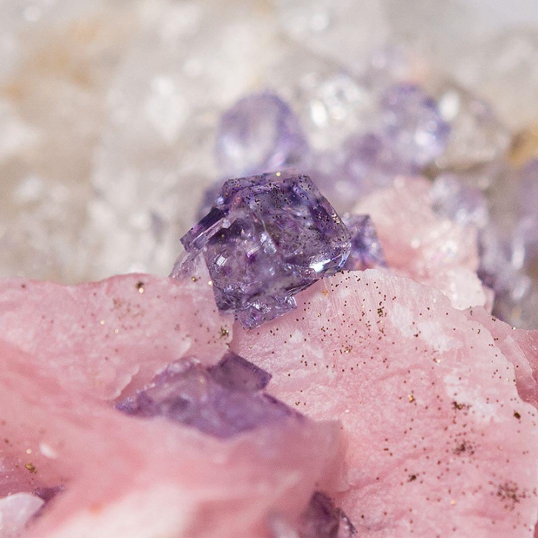 中国 ロードクロサイト フローライト 天然石 原石 鉱物標本 鉱石 蛍石 739