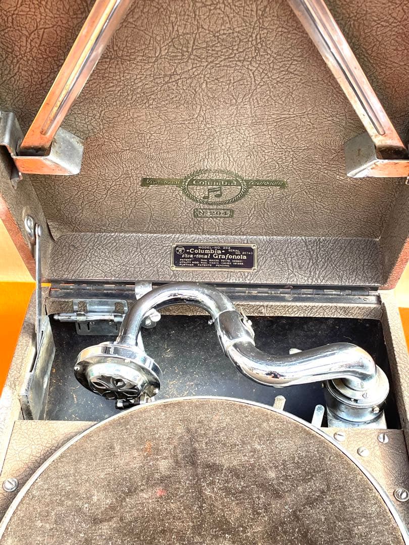 ポータブル蓄音機 　コロンビア204