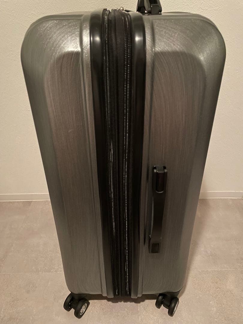 【未使用】Samsonite キャリーケース スーツケース　シルバー