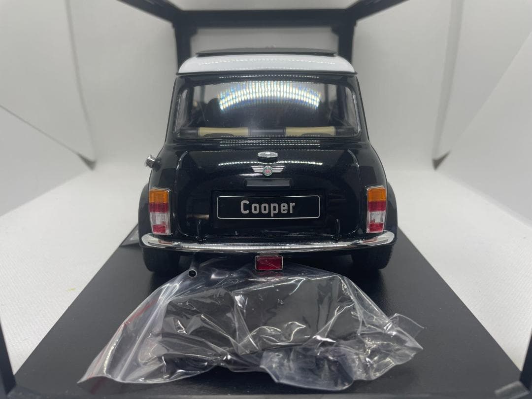 305-045 KK 1/12 ミニ クーパー Sunroof LHD